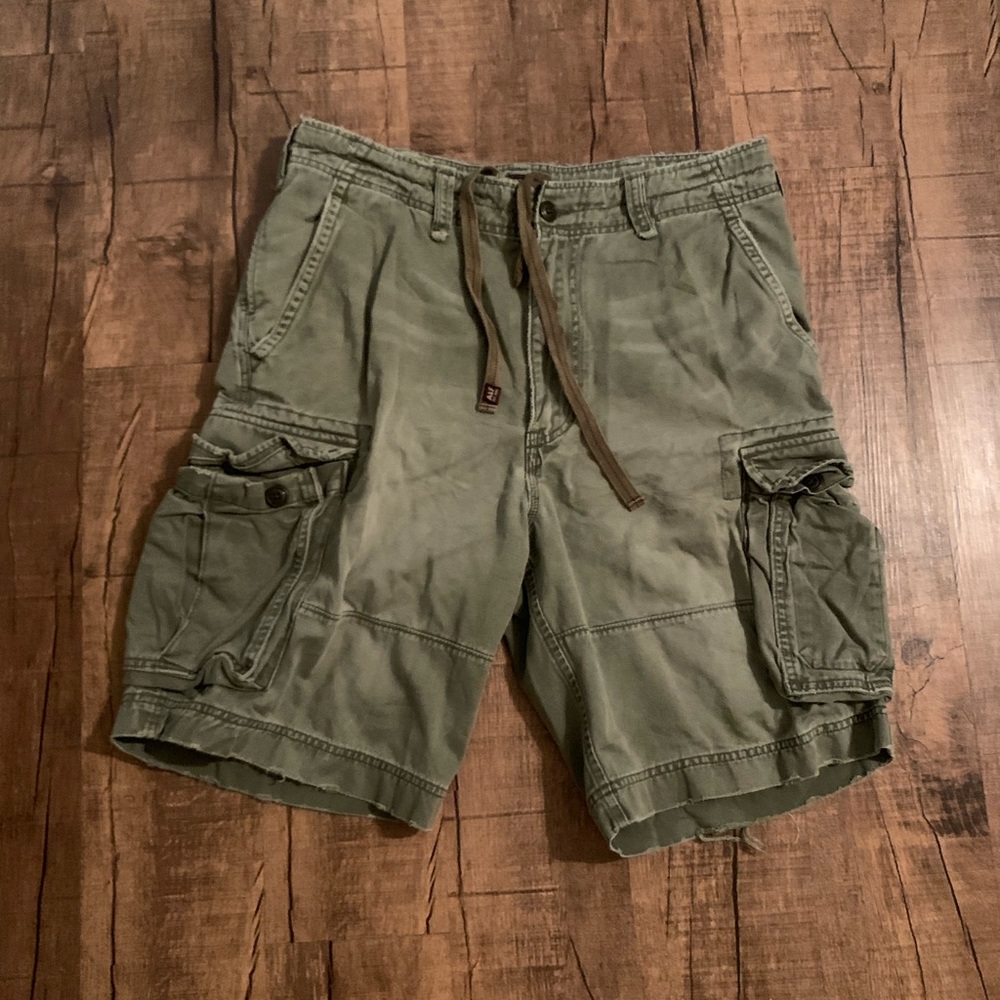 Abercrombie cargo shorts men’s size 34 olive
